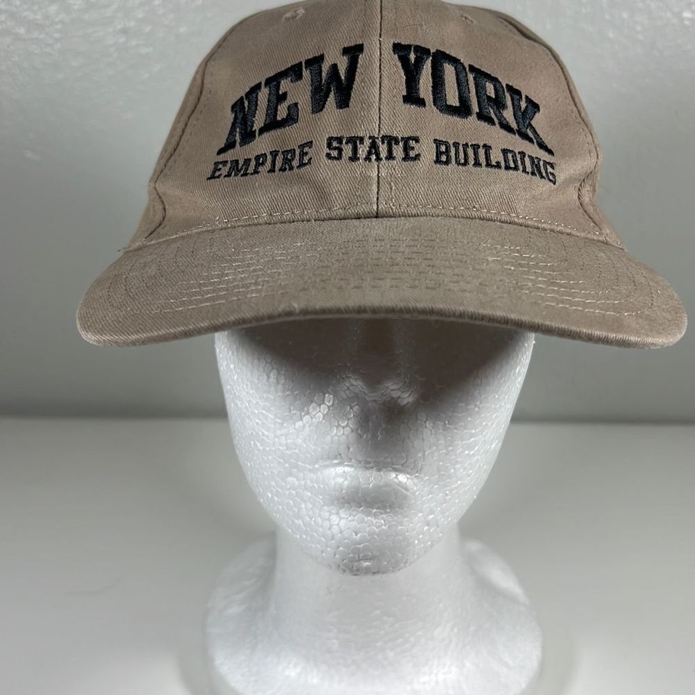 New York Empire State Building Hook & Loop Baseball Cap. Beige. OSFM
